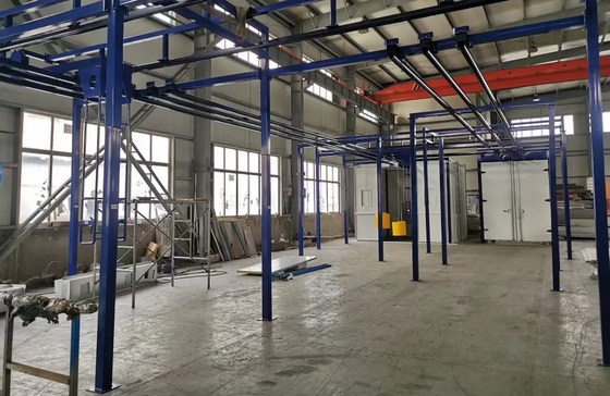 Solução de revestimento personalizada para produtos de transportador elevado com formas únicas, revestimento da linha de produção