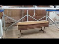Sistema de Acabamento para Produtos Funerários de Madeira